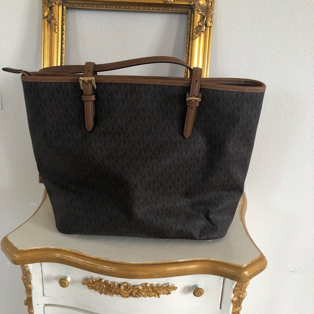 Handbag - Picture 2 of 8
